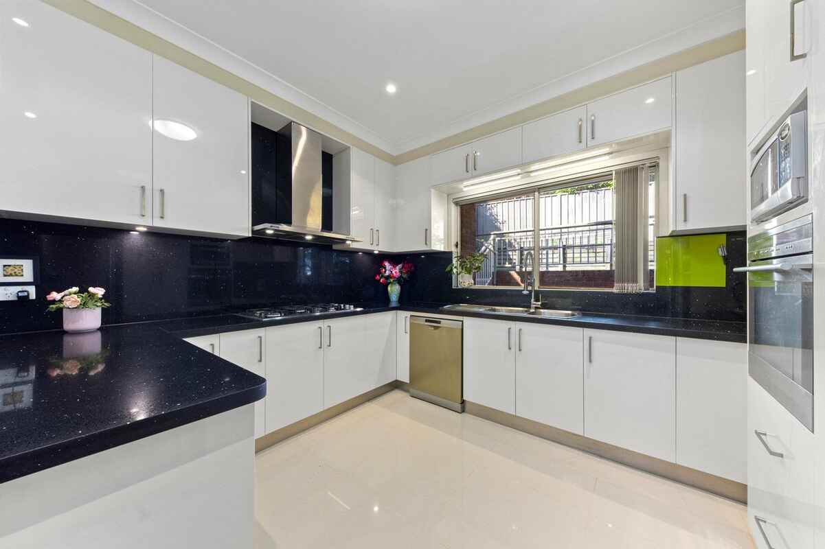18 Featherwood Avenue Cherrybrook 18 Featherwood Avenue Cherrybrook