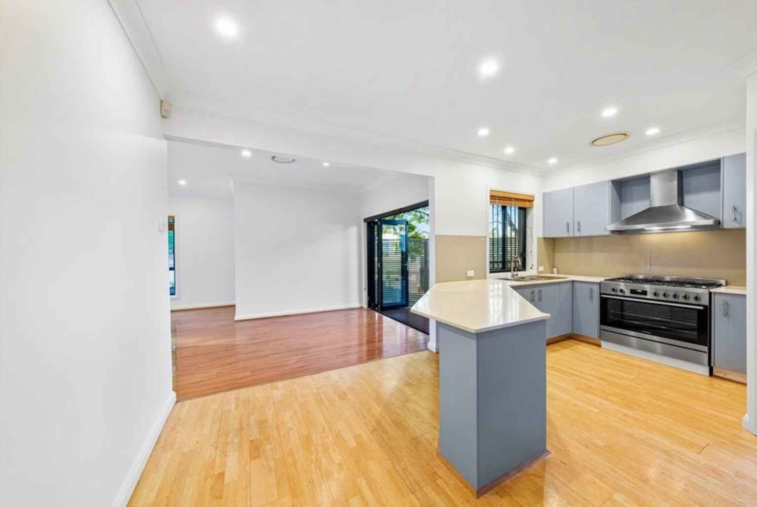 2 Bass Street Putney